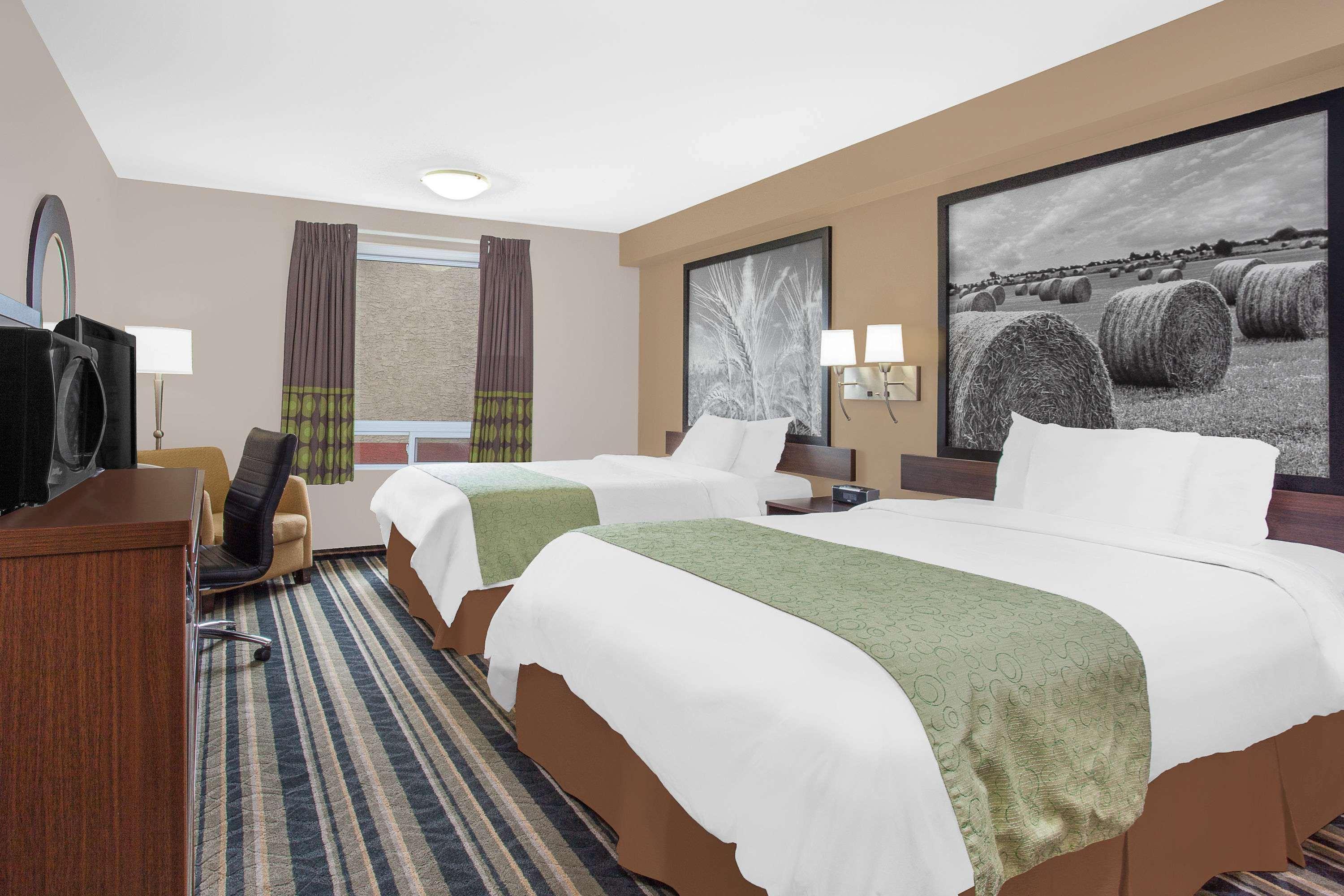 Super 8 By Wyndham Brandon Mb Motel Kültér fotó
