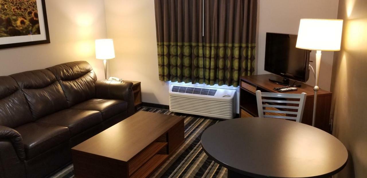 Super 8 By Wyndham Brandon Mb Motel Kültér fotó